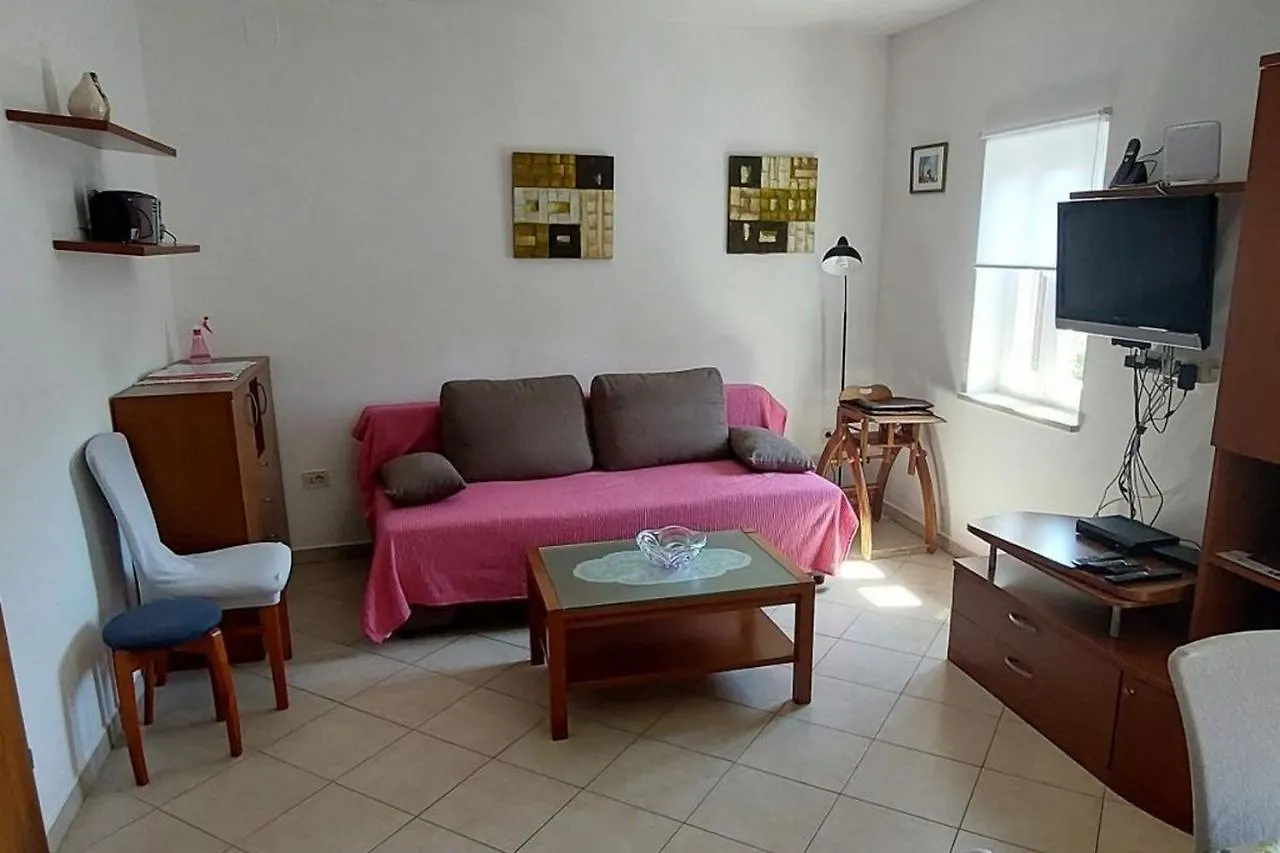 Apartments With A Parking Space Cres - 21116